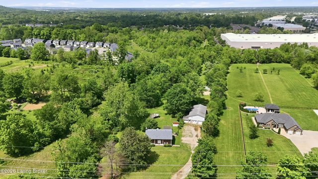 4001 Mud Ln, Louisville, KY 40229