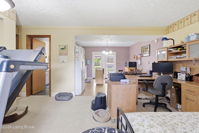 4001 Mud Ln, Louisville, KY 40229