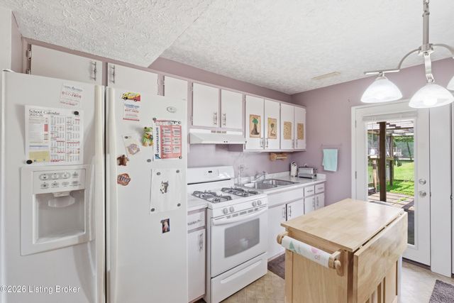 4001 Mud Ln, Louisville, KY 40229