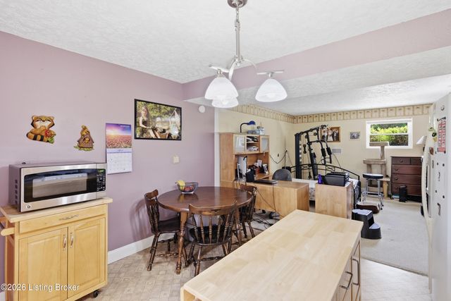 4001 Mud Ln, Louisville, KY 40229