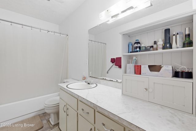 4001 Mud Ln, Louisville, KY 40229