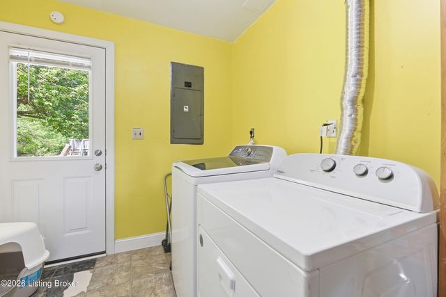 4001 Mud Ln, Louisville, KY 40229