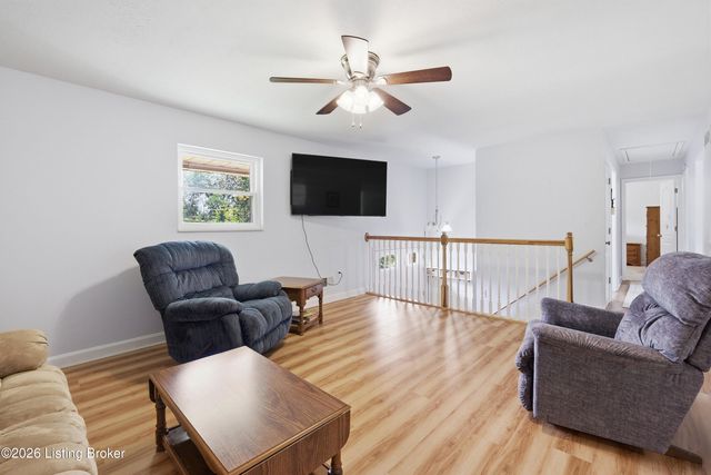 4001 Mud Ln, Louisville, KY 40229