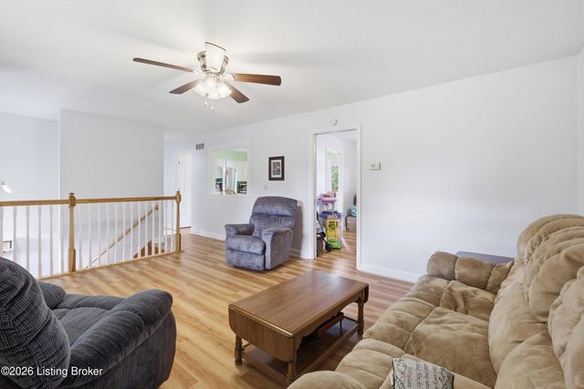 4001 Mud Ln, Louisville, KY 40229