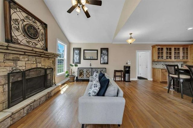 2123 SW Crest Wood Drive SW, Conyers, GA 30094