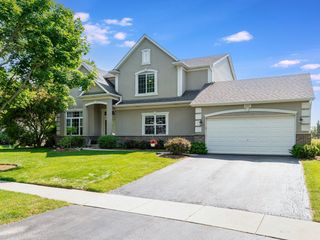 822 Longwood Drive, Lake Villa, IL 60046