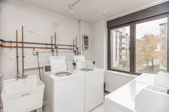 9128 W Terrace Drive 3B, Niles, IL 60714