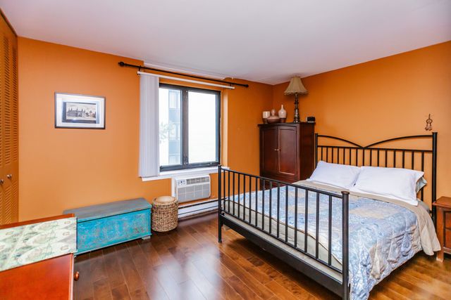 9128 W Terrace Drive 3B, Niles, IL 60714