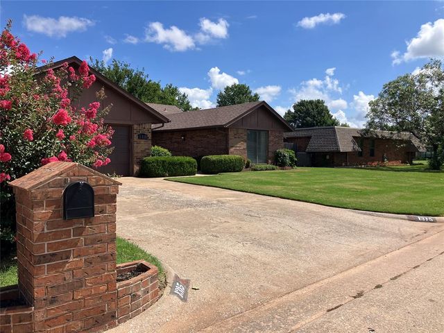 1315 Saint Mathews Drive, Midwest City, OK 73110