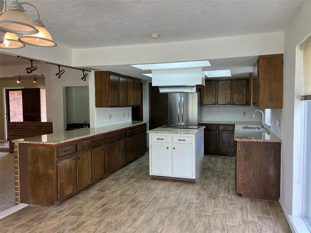 1315 Saint Mathews Drive, Midwest City, OK 73110
