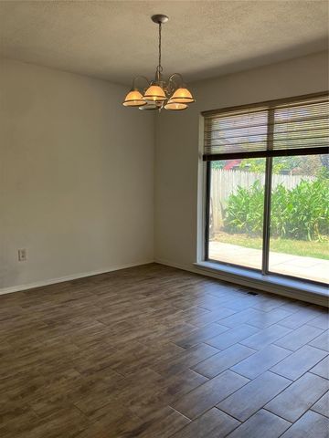 1315 Saint Mathews Drive, Midwest City, OK 73110