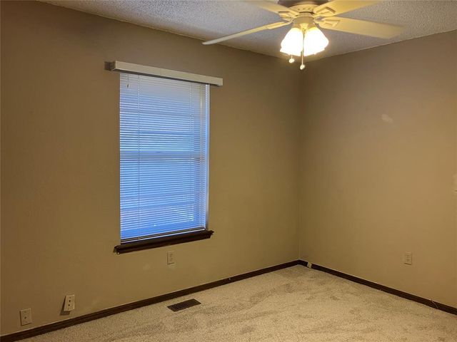 1315 Saint Mathews Drive, Midwest City, OK 73110