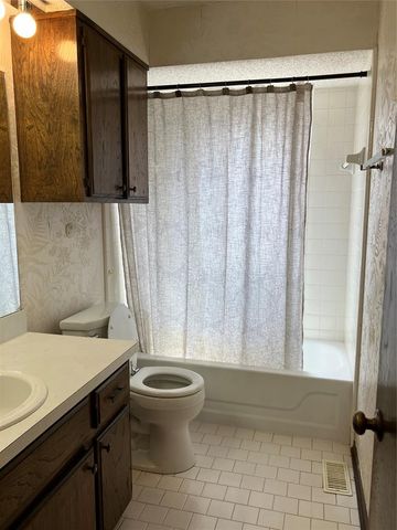 1315 Saint Mathews Drive, Midwest City, OK 73110
