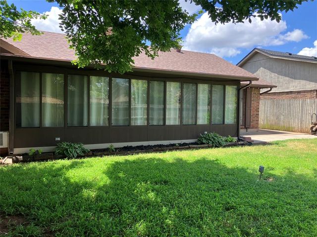 1315 Saint Mathews Drive, Midwest City, OK 73110
