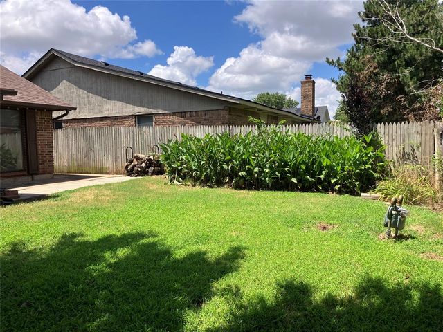 1315 Saint Mathews Drive, Midwest City, OK 73110