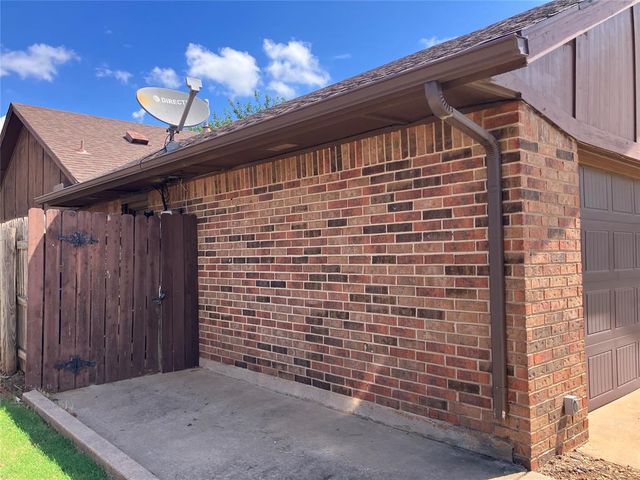 1315 Saint Mathews Drive, Midwest City, OK 73110