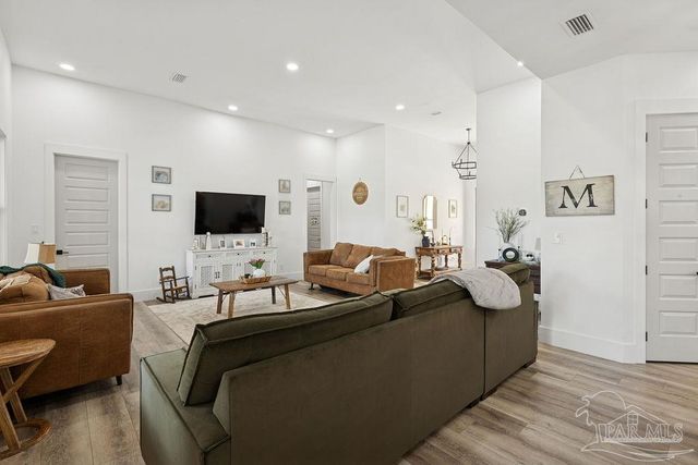 11278 Old Pine Loop Rd, Jay, FL 32565