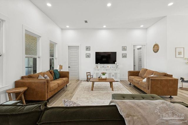 11278 Old Pine Loop Rd, Jay, FL 32565