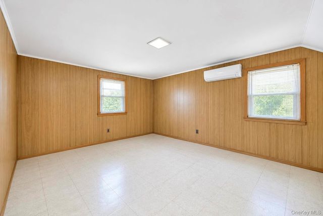 30 McAlester Avenue, Hicksville, NY 11801