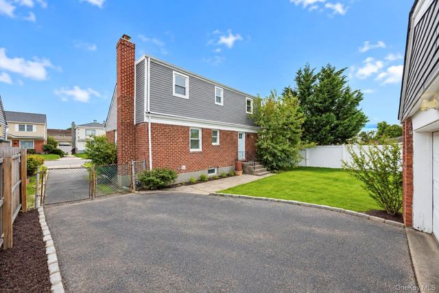30 McAlester Avenue, Hicksville, NY 11801