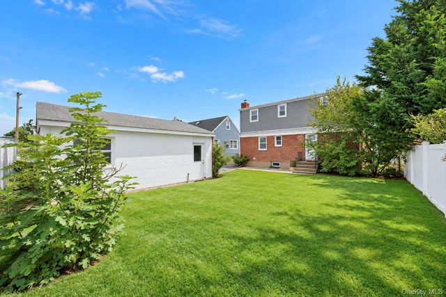 30 McAlester Avenue, Hicksville, NY 11801