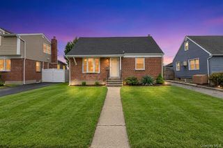 30 McAlester Avenue, Hicksville, NY 11801