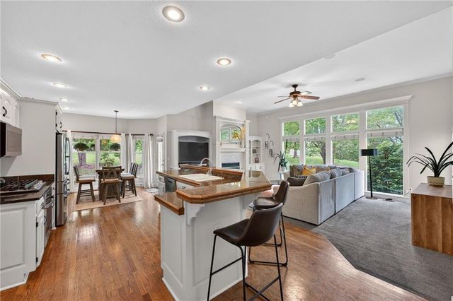 24600 W 61ST Terrace, Shawnee, KS 66226