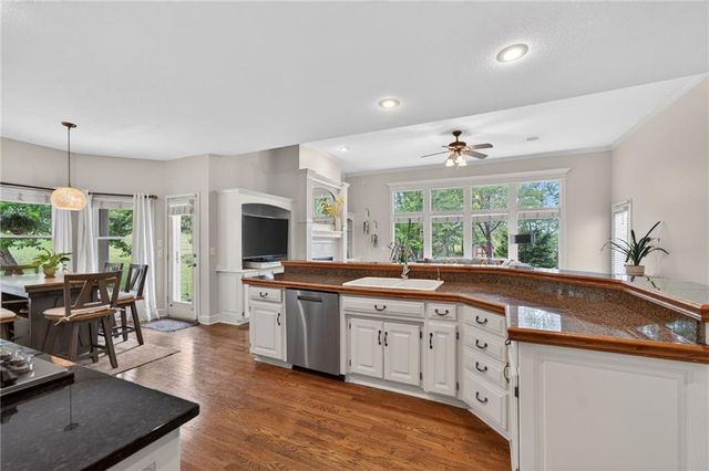 24600 W 61ST Terrace, Shawnee, KS 66226