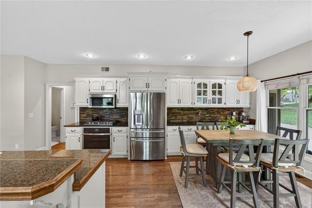 24600 W 61ST Terrace, Shawnee, KS 66226