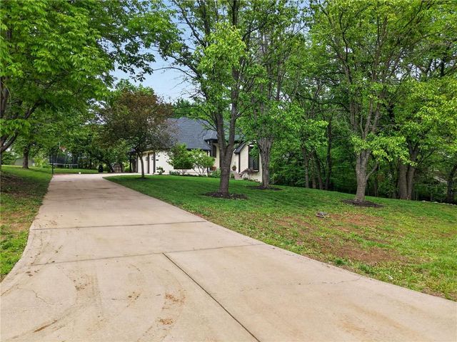 24600 W 61ST Terrace, Shawnee, KS 66226