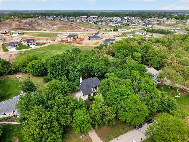 24600 W 61ST Terrace, Shawnee, KS 66226