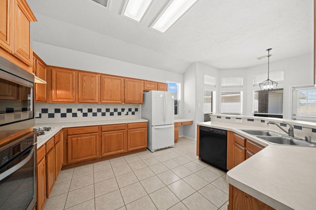 2415 Wyckchester Drive, Pearland, TX 77584