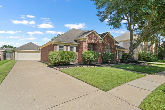 2415 Wyckchester Drive, Pearland, TX 77584