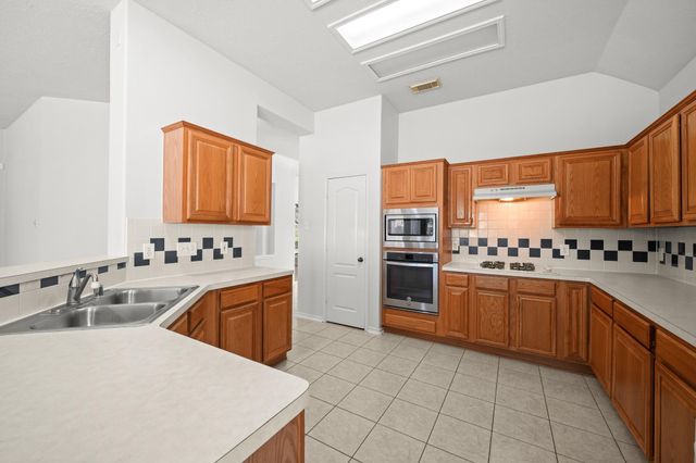 2415 Wyckchester Drive, Pearland, TX 77584