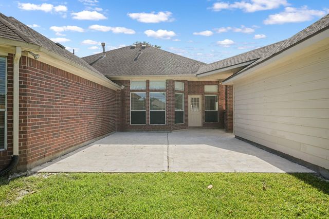 2415 Wyckchester Drive, Pearland, TX 77584