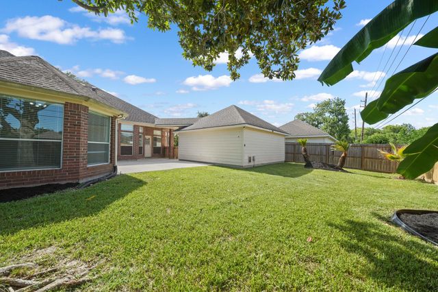 2415 Wyckchester Drive, Pearland, TX 77584