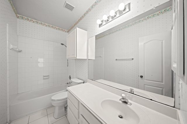2415 Wyckchester Drive, Pearland, TX 77584