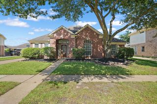 2415 Wyckchester Drive, Pearland, TX 77584
