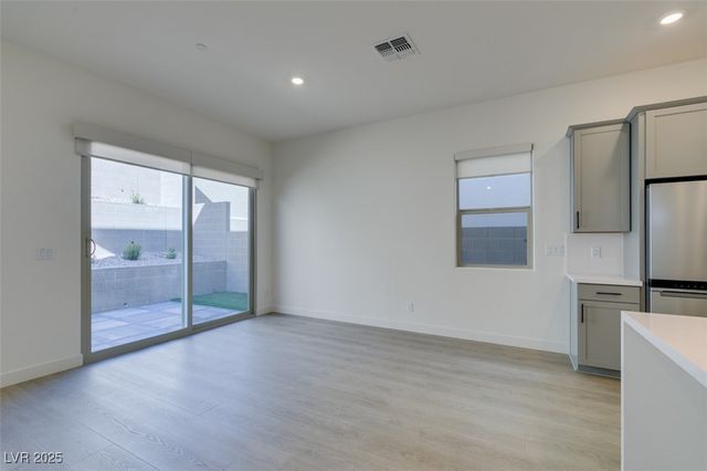 125 Silver Run Lane, Las Vegas, NV 89138