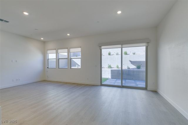 125 Silver Run Lane, Las Vegas, NV 89138