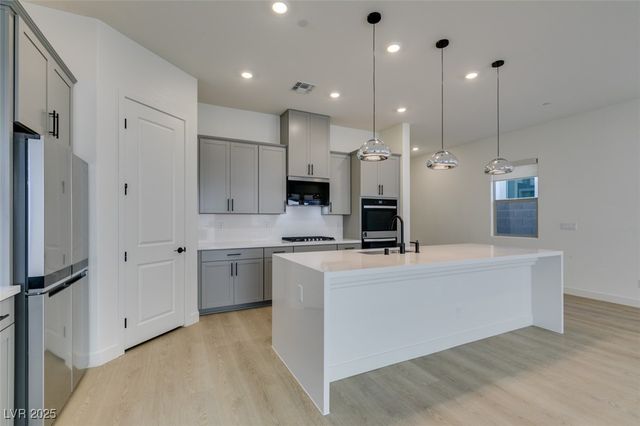 125 Silver Run Lane, Las Vegas, NV 89138