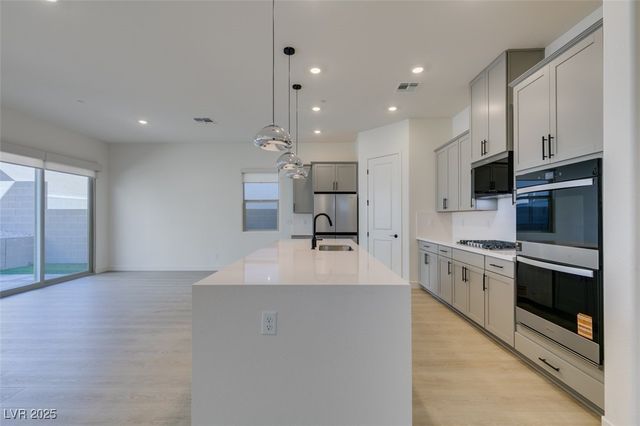 125 Silver Run Lane, Las Vegas, NV 89138