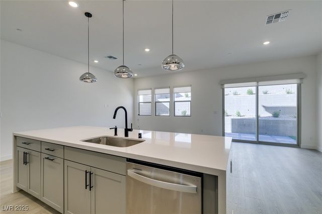 125 Silver Run Lane, Las Vegas, NV 89138