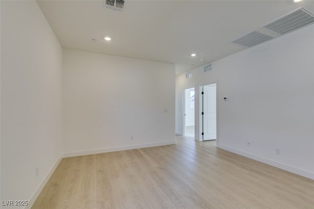 125 Silver Run Lane, Las Vegas, NV 89138