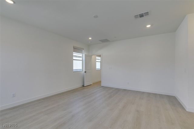 125 Silver Run Lane, Las Vegas, NV 89138