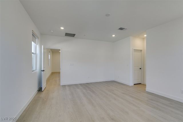 125 Silver Run Lane, Las Vegas, NV 89138