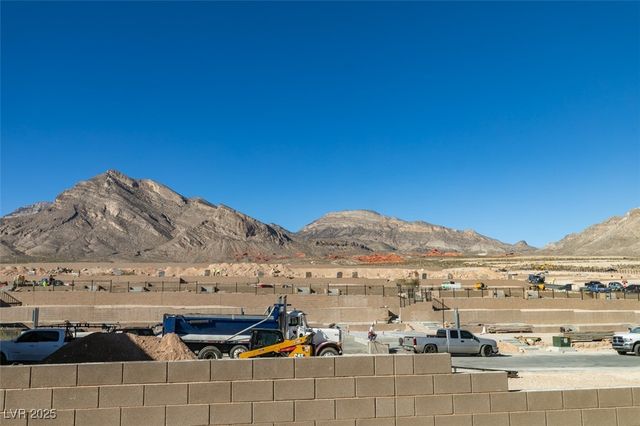 125 Silver Run Lane, Las Vegas, NV 89138