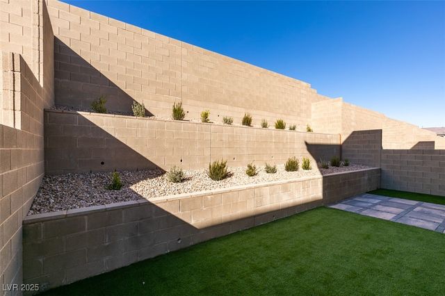 125 Silver Run Lane, Las Vegas, NV 89138