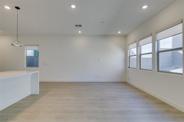 125 Silver Run Lane, Las Vegas, NV 89138