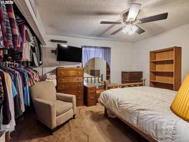 920 N ASPEN Ct, Canby, OR 97013